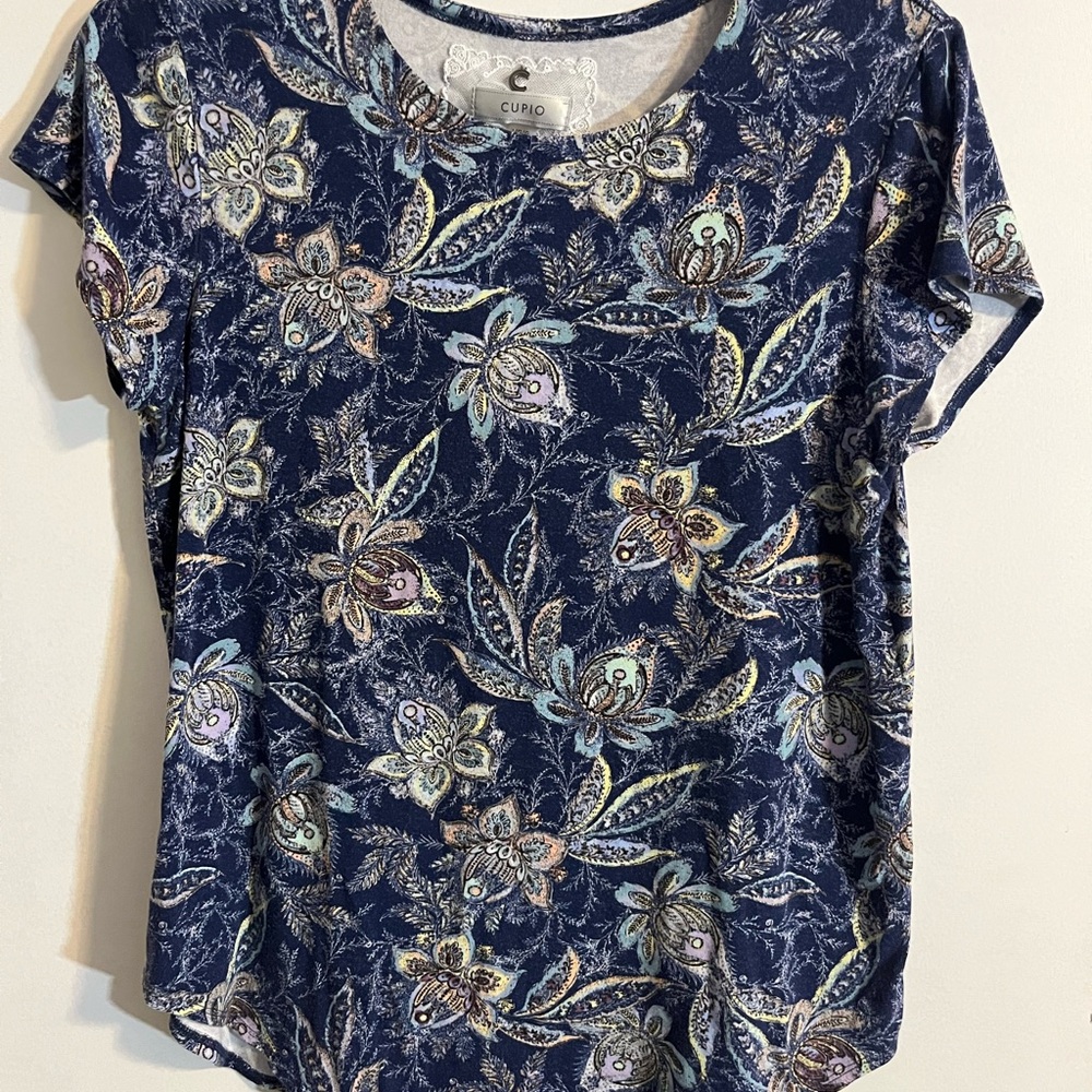 Cupio Women's Navy Floral Short Sleeve Top
